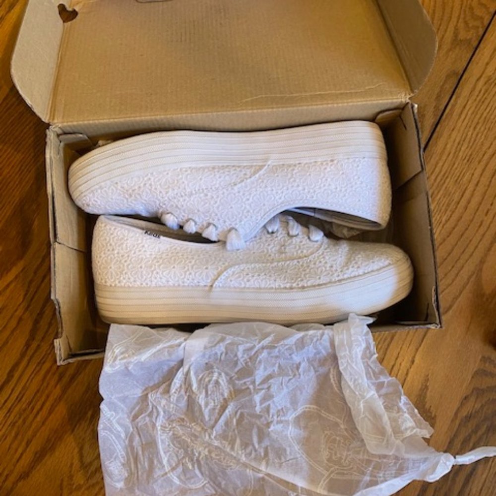 Keds women's eyelet triple sole shoes - Picture 15 of 16